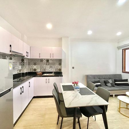Sky Hotel Central Phnom Penh - Rooms & Apartments Exterior foto
